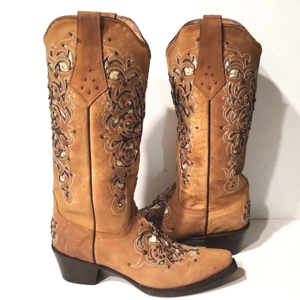 Ferrini Gorgeous Laser Cut Distressed Leather Snip Toe Western Boot Size 8.5